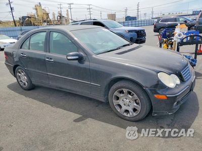 Czwarte zdjęcie samochodu z boku: 2005 MERCEDES-BENZ C 240 4MATIC VIN:WDBRF81J85F591001 - miniatura