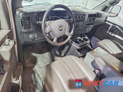 Zdjęcie 8 z 13 samochodu: 2020 CHEVROLET EXPRESS G2500 VIN:1GCWGAFG0L1242219 - miniatura