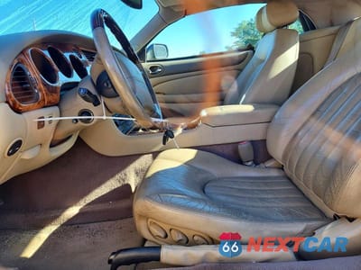 Zdjęcie 7 z 12 samochodu: 2002 JAGUAR XK8 VIN:SAJDA42C42NA25782 - miniatura