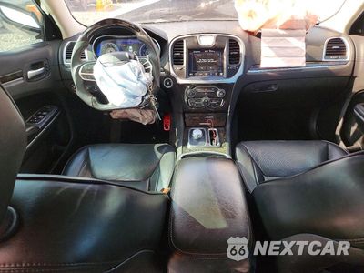 Zdjęcie 8 z 13 samochodu: 2019 CHRYSLER 300 LIMITED VIN:2C3CCAEG8KH528484 - miniatura