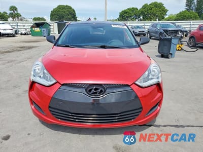 Piąte zdjęcie samochodu w środku: 2016 HYUNDAI VELOSTER BASE VIN:KMHTC6AD9GU275728 - miniatura