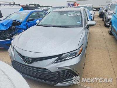Piąte zdjęcie samochodu w środku: 2022 TOYOTA CAMRY LE VIN:4T1C11AK7NU651377 - miniatura