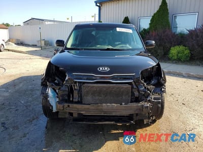 Piąte zdjęcie samochodu w środku: 2017 KIA SOUL + VIN:KNDJP3A52H7412399 - miniatura