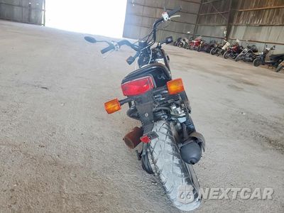 Czwarte zdjęcie samochodu z boku: 2015 HONDA NPS50 VIN:JH2AF5813FK305798 - miniatura