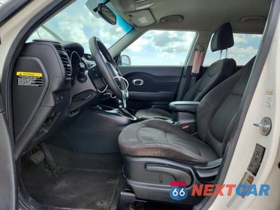 Zdjęcie 7 z 12 samochodu: 2019 KIA SOUL BASE VIN:KNDJN2A27K7630075 - miniatura