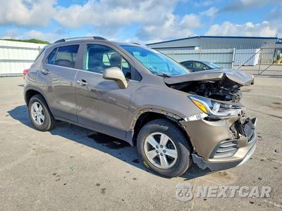 Czwarte zdjęcie samochodu z boku: 2020 CHEVROLET TRAX 1LT VIN:KL7CJPSBXLB333376 - miniatura