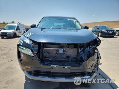 Piąte zdjęcie samochodu w środku: 2023 NISSAN ROGUE SV VIN:JN8BT3BB0PW354337 - miniatura