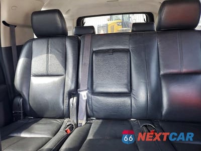Zdjęcie 10 z 13 samochodu: 2011 CHEVROLET SUBURBAN K1500 LS VIN:1GNSKHE32BR123227 - miniatura