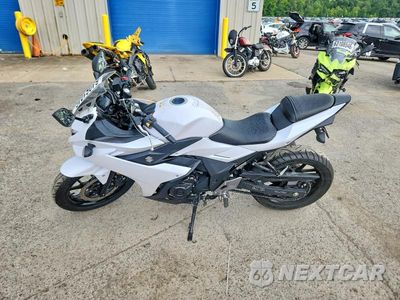 Trzecie zdjęcie samochodu z tyłu: 2018 SUZUKI GSX250R VIN:LC6DN11A8J1102119 - miniatura
