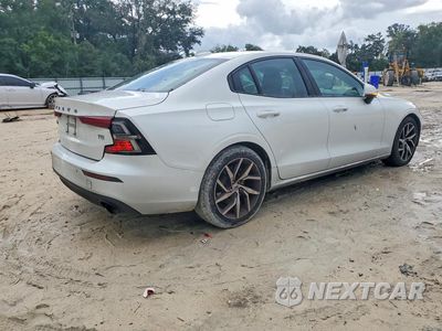 Trzecie zdjęcie samochodu z tyłu: 2020 VOLVO S60 T5 MOMENTUM VIN:7JR102FKXLG043704 - miniatura