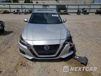 Piąte zdjęcie samochodu w środku: 2019 NISSAN ALTIMA SL VIN:1N4BL4EV2KC246700 - miniatura