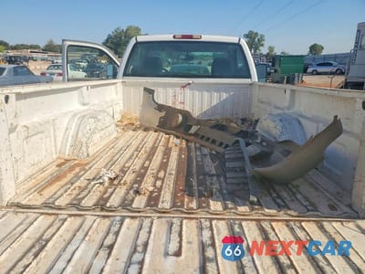 Zdjęcie 10 z 12 samochodu: 2006 GMC NEW SIERRA C1500 VIN:1GTEC14V86E212391 - miniatura