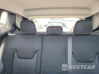 Zdjęcie 10 z 14 samochodu: 2020 JEEP RENEGADE SPORT VIN:ZACNJAAB6LPK97473 - miniatura