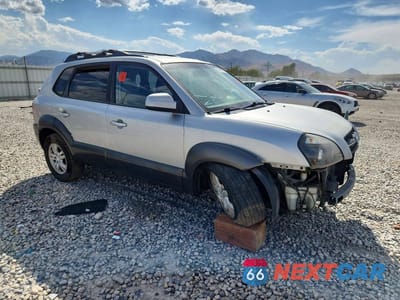 Czwarte zdjęcie samochodu z boku: 2007 HYUNDAI TUCSON SE VIN:KM8JN72D47U528086 - miniatura