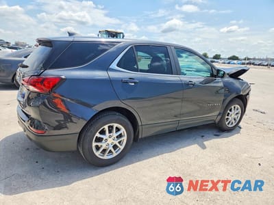 Trzecie zdjęcie samochodu z tyłu: 2022 CHEVROLET EQUINOX LT VIN:2GNAXUEVXN6145564 - miniatura