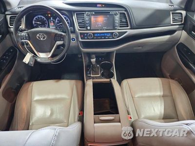 Zdjęcie 8 z 12 samochodu: 2016 TOYOTA HIGHLANDER XLE VIN:5TDJKRFH1GS355699 - miniatura
