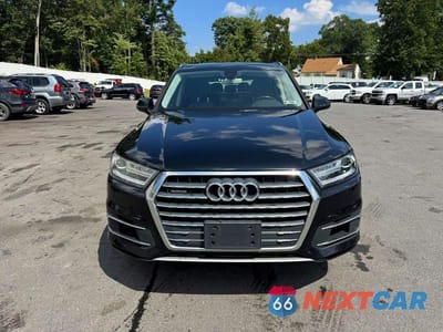 Piąte zdjęcie samochodu w środku: 2017 AUDI Q7 PREMIUM VIN:WA1AAAF70HD019576 - miniatura