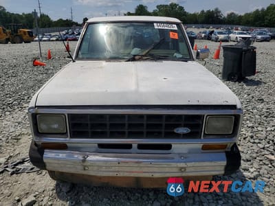 Piąte zdjęcie samochodu w środku: 1984 FORD BRONCO II VIN:1FMCU14S9EUB36447 - miniatura