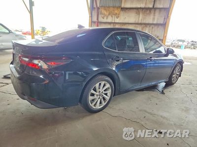 Trzecie zdjęcie samochodu z tyłu: 2022 TOYOTA CAMRY LE VIN:4T1C11AK9NU661554 - miniatura