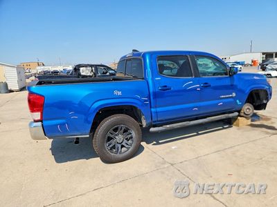Trzecie zdjęcie samochodu z tyłu: 2016 TOYOTA TACOMA SR5 V6 VIN:5TFAZ5CN1GX001366 - miniatura