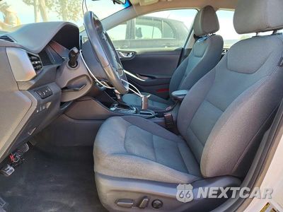 Zdjęcie 7 z 13 samochodu: 2020 HYUNDAI IONIQ SE VIN:KMHC75LC8LU240255 - miniatura