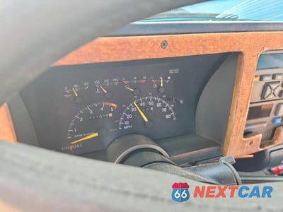 Zdjęcie 9 z 12 samochodu: 1994 CHEVROLET GMT-400 C1500 VIN:1GBDC14K4RZ117815 - miniatura