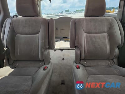 Zdjęcie 10 z 13 samochodu: 2010 TOYOTA SIENNA LE 7-PASSENGER VIN:5TDKK4CC3AS341570 - miniatura