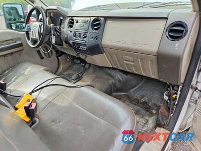 Zdjęcie 8 z 12 samochodu: 2010 FORD F350 SUPER - DELIVERY TRUCK VIN:1FDWF3HR0AEB26663 - miniatura