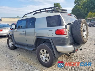 Drugie zdjęcie samochodu z przodu: 2010 TOYOTA FJ CRUISER BASE VIN:JTEBU4BF3AK084385 - miniatura