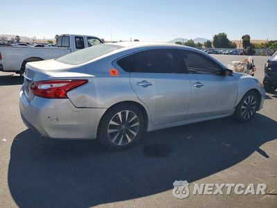 Trzecie zdjęcie samochodu z tyłu: 2017 NISSAN ALTIMA 2.5 SV VIN:1N4AL3AP2HC178940 - miniatura