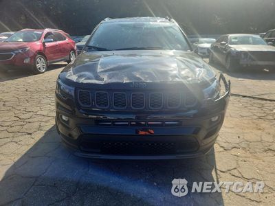 Piąte zdjęcie samochodu w środku: 2026 JEEP COMPASS LATITUDE VIN:3C4NJDBNXTT179609 - miniatura