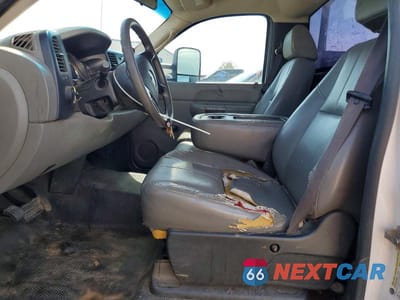Zdjęcie 7 z 12 samochodu: 2008 CHEVROLET SILVERADO C2500 HEAVY DUTY VIN:1GBHC24K98E205059 - miniatura