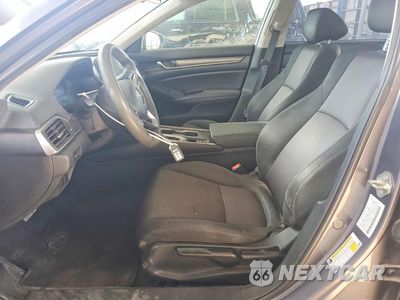 Zdjęcie 7 z 12 samochodu: 2019 HONDA ACCORD LX VIN:1HGCV1F11KA106024 - miniatura