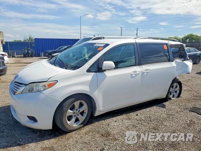 2015 TOYOTA SIENNA LE 5TDKK3DC4FS604133 - główne zdjęcie licytacji z USA - miniatura