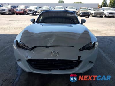Piąte zdjęcie samochodu w środku: 2017 MAZDA MX-5 MIATA GRAND TOURING VIN:JM1NDAD74H0124520 - miniatura