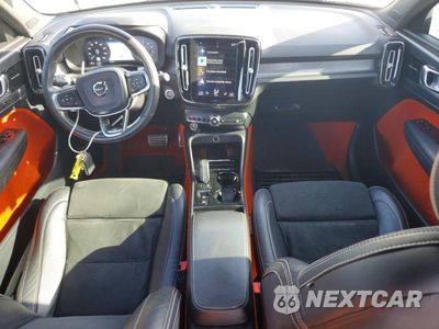 Zdjęcie 8 z 13 samochodu: 2020 VOLVO XC40 T5 R-DESIGN VIN:YV4162UMXL2231621 - miniatura