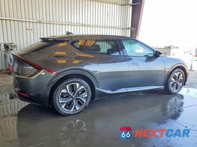 Trzecie zdjęcie samochodu z tyłu: 2023 KIA EV6 WIND VIN:KNDC34LA8P5609897 - miniatura
