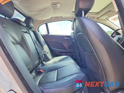 Zdjęcie 10 z 12 samochodu: 2017 JAGUAR XE FIRST EDITION VIN:SAJAN4BV4HA948740 - miniatura