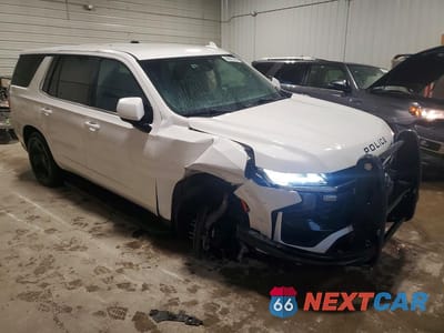 Czwarte zdjęcie samochodu z boku: 2022 CHEVROLET TAHOE K1500 VIN:1GNSKLED3NR271970 - miniatura