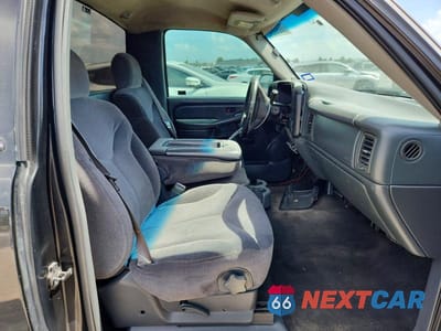 Zdjęcie 10 z 12 samochodu: 2001 GMC NEW SIERRA C1500 VIN:1GTEC14W41Z215704 - miniatura