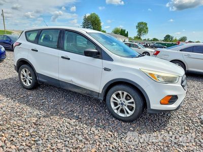 Czwarte zdjęcie samochodu z boku: 2017 FORD ESCAPE S VIN:1FMCU0F78HUD86768 - miniatura