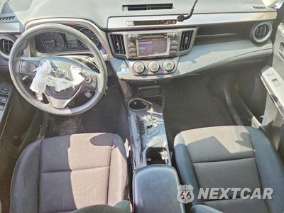 Zdjęcie 8 z 14 samochodu: 2018 TOYOTA RAV4 LE VIN:JTMZFREV0JJ200984 - miniatura