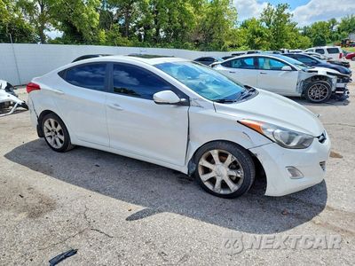 Czwarte zdjęcie samochodu z boku: 2013 HYUNDAI ELANTRA LIMITED VIN:5NPDH4AE8DH302107 - miniatura
