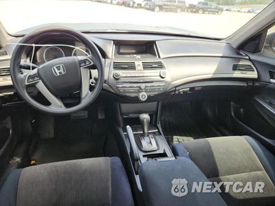 Zdjęcie 8 z 12 samochodu: 2008 HONDA ACCORD LX VIN:JHMCP26398C013246 - miniatura