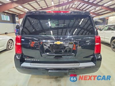 Zdjęcie 6 z 13 samochodu: 2019 CHEVROLET SUBURBAN K1500 LT VIN:1GNSKHKC4KR150174 - miniatura