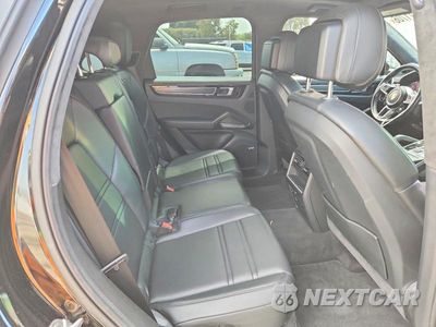 Zdjęcie 11 z 13 samochodu: 2021 PORSCHE CAYENNE GTS VIN:WP1AG2AY8MDA33146 - miniatura