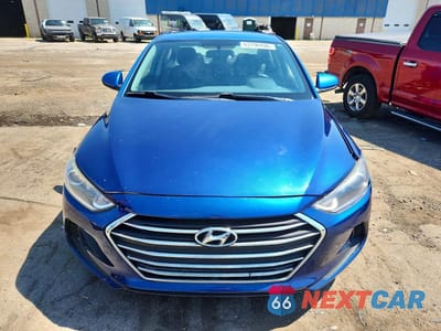 Piąte zdjęcie samochodu w środku: 2017 HYUNDAI ELANTRA SE VIN:KMHD74LF1HU400685 - miniatura