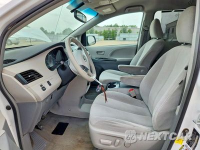Zdjęcie 7 z 13 samochodu: 2012 TOYOTA SIENNA LE VIN:5TDKK3DC5CS253096 - miniatura