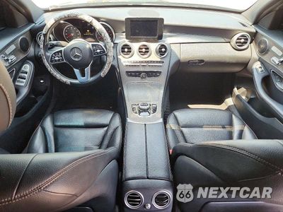 Zdjęcie 8 z 12 samochodu: 2019 MERCEDES-BENZ C 300 4MATIC VIN:55SWF8EB2KU284378 - miniatura