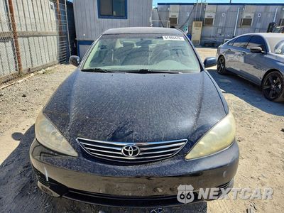 Piąte zdjęcie samochodu w środku: 2005 TOYOTA CAMRY LE VIN:4T1BE30K85U020988 - miniatura